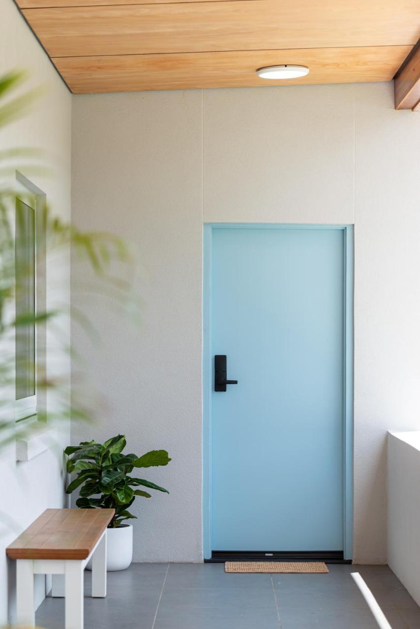 The Elements l Water l 4 Stunning Apartments each with Private Outdoor Dining l Walk to the Beach l Pet Family and Event Friendly l Wifi l Netflix l Outdoor Shower l Communal BBQ Pavilion and Lawn Area l — 4-Star Luxury Hotel in Christies Beach, Australia