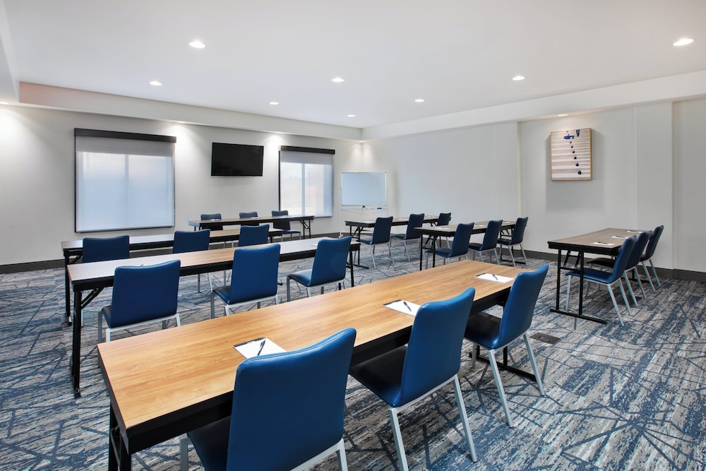 Holiday Inn Express & Suites Duncan by IHG - photo 48