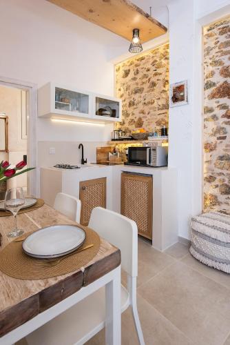 Athena Luxury Studios — 4-Star Luxury Hotel in Athens, Greece