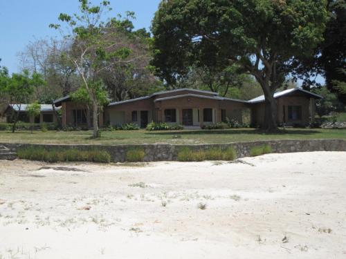 White Sands Retreat — Unknown City