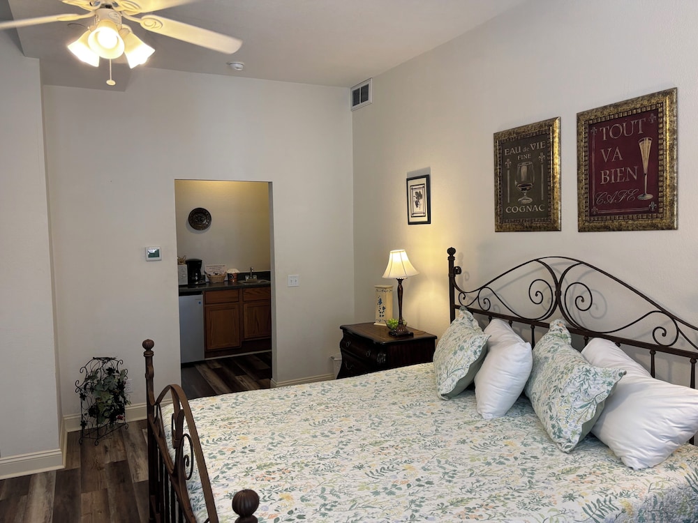 Hermann Crown Suites - photo 94