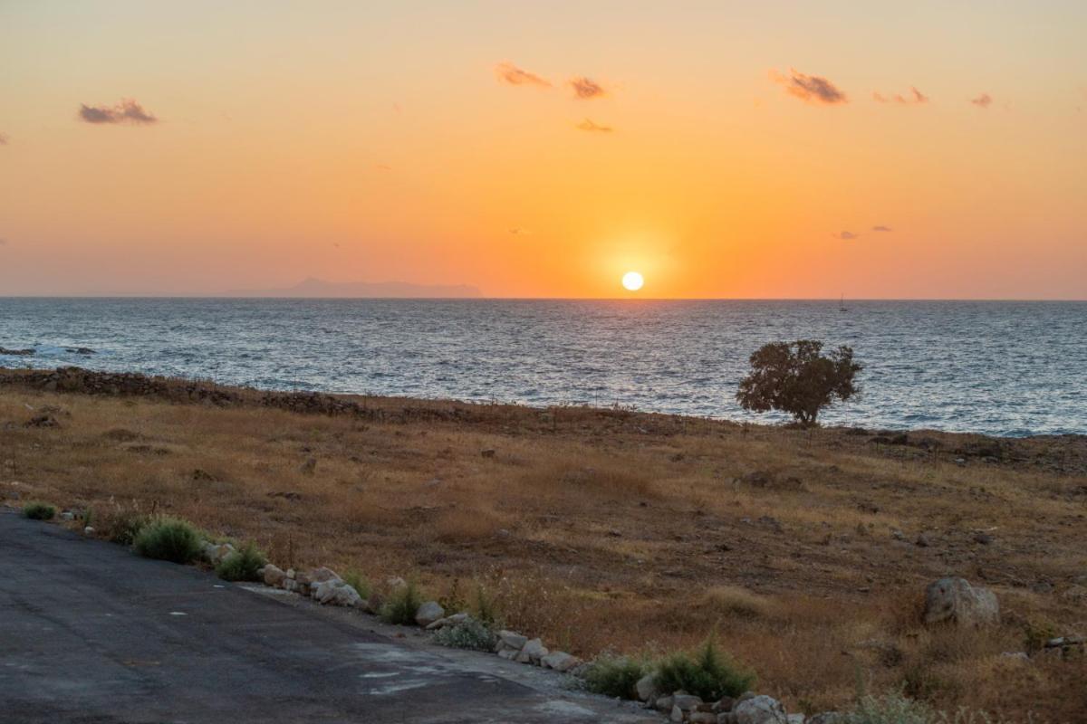 Lucia Beachfront Suite — Panormos — photo 4