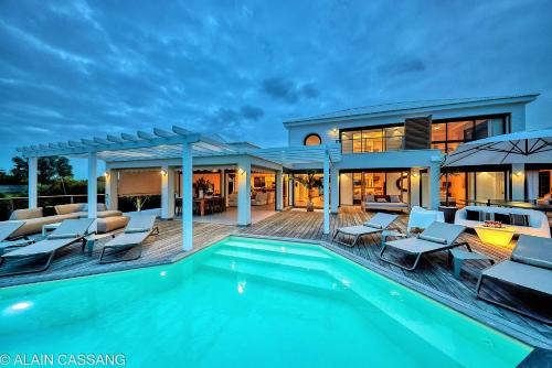 Villa Luminosa — 5-Star Luxury Hotel in Sainte-Anne, Guadeloupe