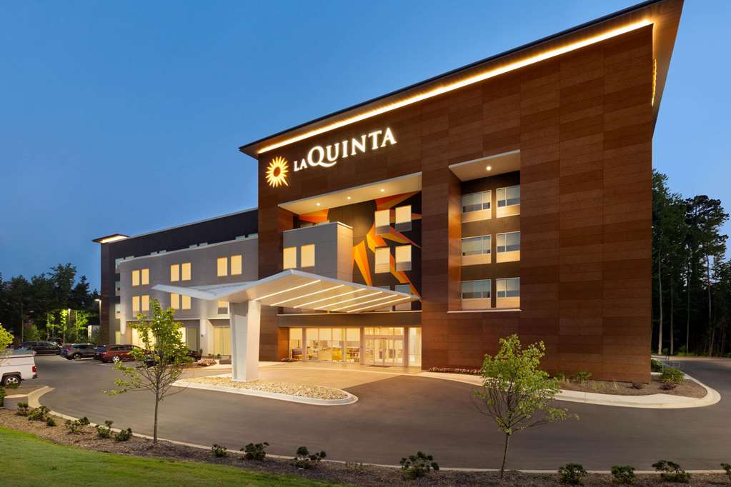 La Quinta Inn & Suites by Wyndham Rock Hill - featured photo