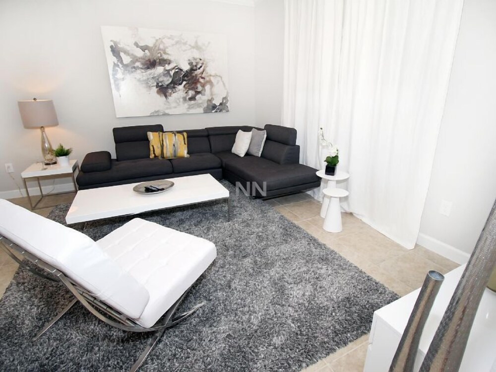 Fv62887 Paradise Palms 4 Bed 3.5 Baths Townhome - photo 2