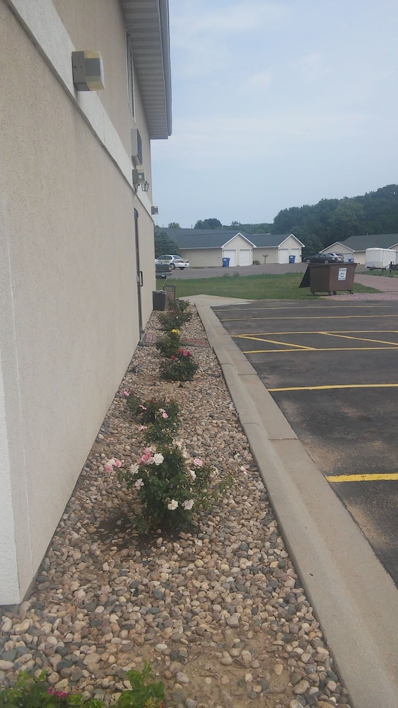 Bilmar Inn & Suites Dell Rapids Near Sioux Falls - photo 140