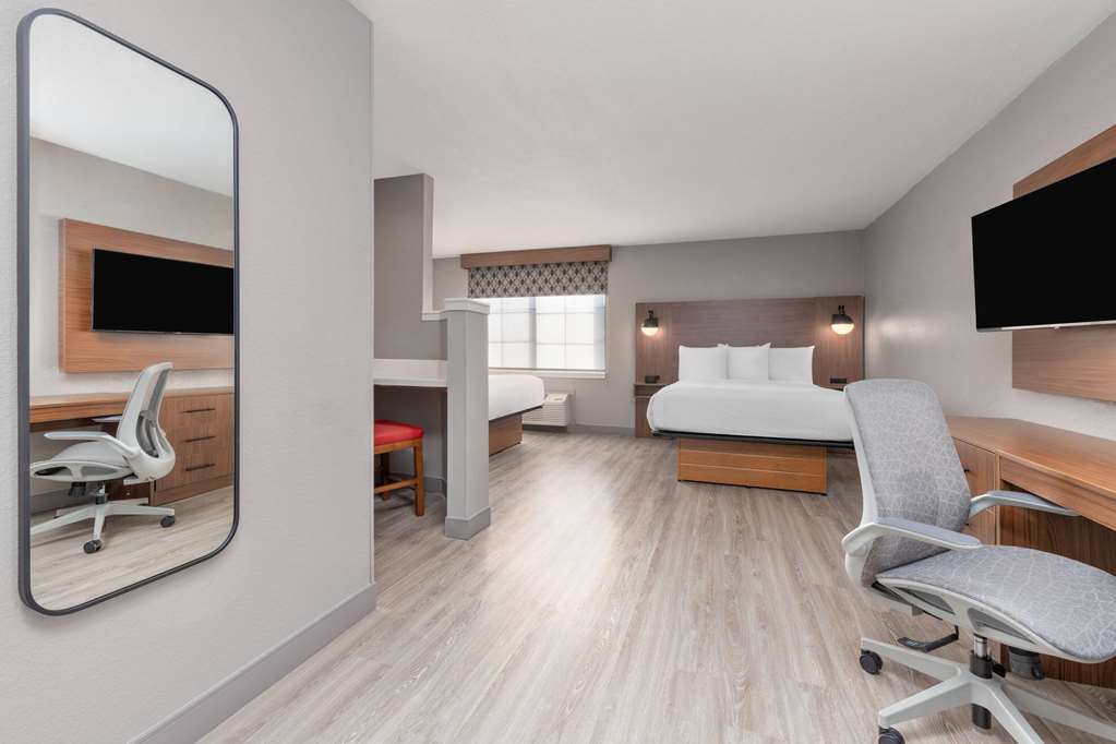 Hawthorn Extended Stay by Wyndham Bedford Dallas - photo 18