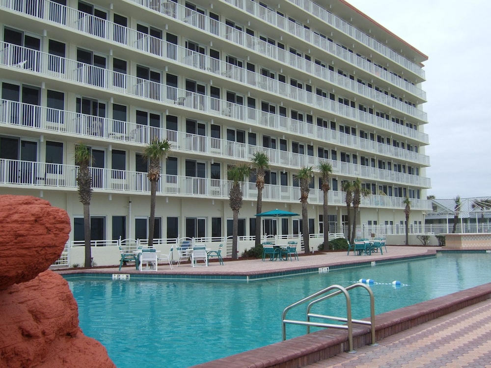 Harbour Beach Oceanfront Resort — Daytona Beach Shores