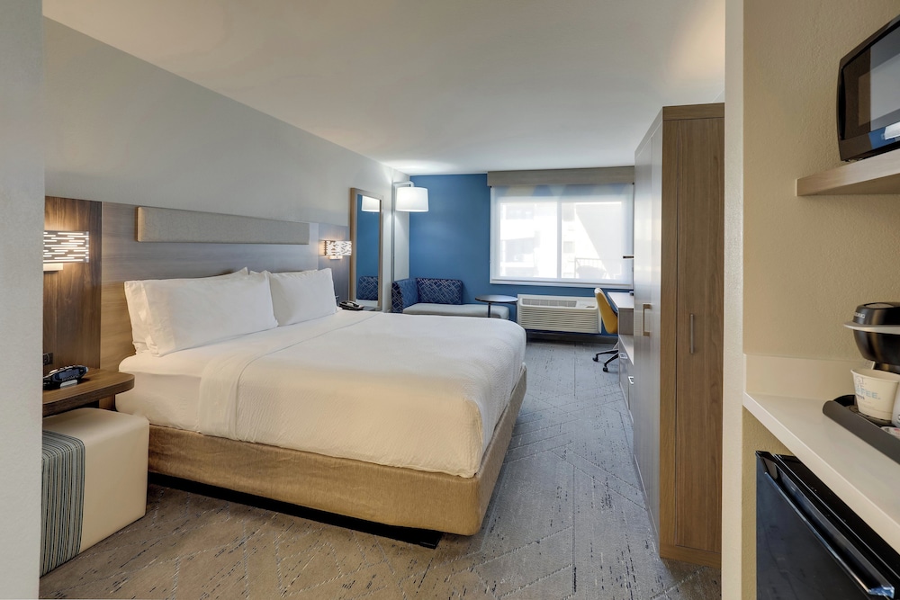 Holiday Inn Express Hotel & Suites Branson 76 Central by IHG - photo 19