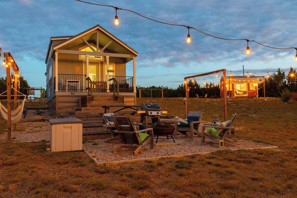 Monte Mahala Two Unique Homes — 4-Star Luxury Hotel in Johnson, United States