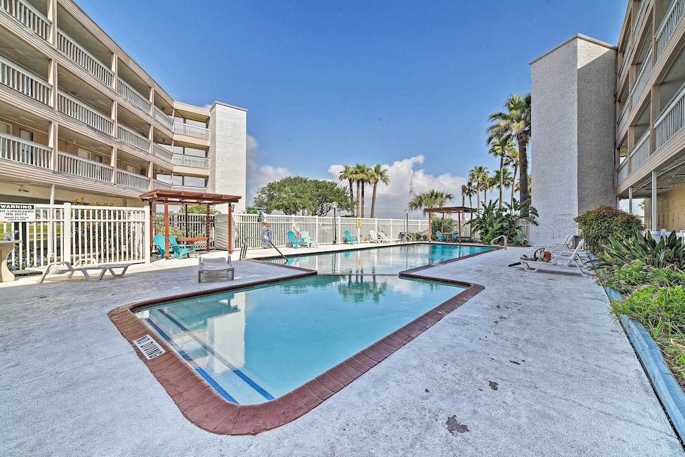 Oceanfront Corpus Christi Condo: Resort Perks - photo 19