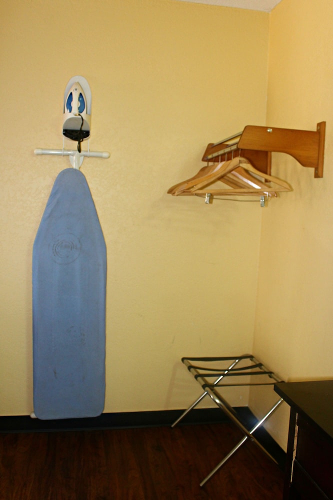 Village Inn Cotulla - photo 25