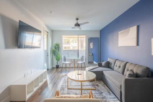 Stylish 1BD Pool Gym Parking W D Sleeps 4 — 4-Star Luxury Hotel in Tempe, United States