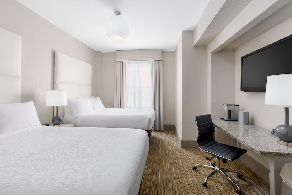 Holiday Inn Express Chicago Magnificent Mile - photo 18