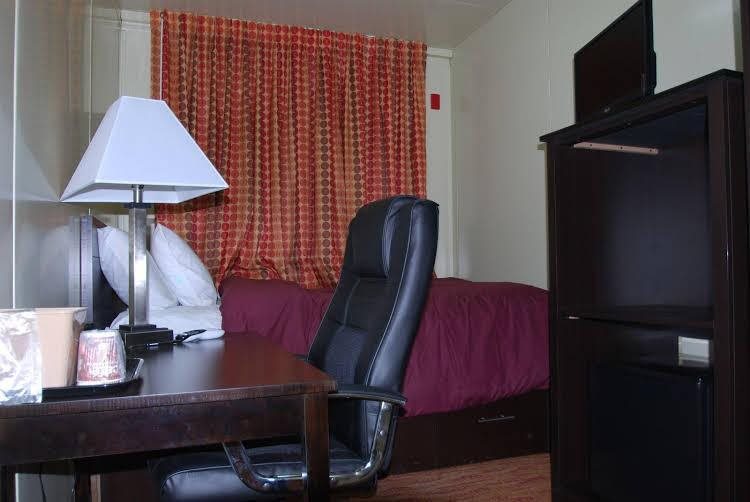 Shut Eye Hotel in Alexander, United States