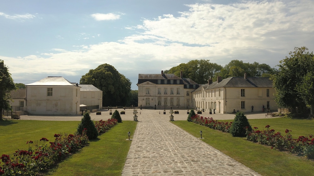 Château de Maudetour — 4-Star Luxury Hotel in Magny-En-Vexin, France