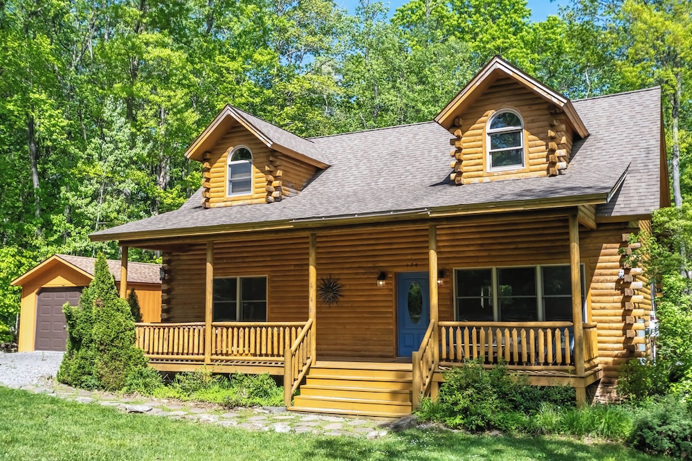 Donovan's Dacha - featured photo