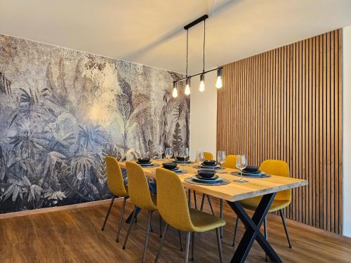 Ara Loft Big Terrace BBQ Tischkicker PS4 Stream — 4-Star Luxury Hotel in Marburg An Der Lahn, Germany