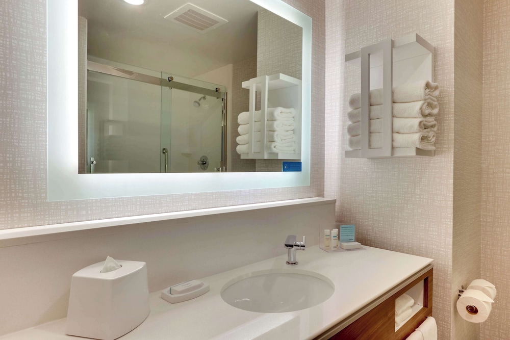 Hampton Inn Lebanon - photo 8