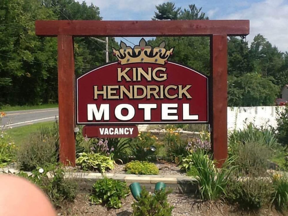 King Hendrick Motel - photo 32