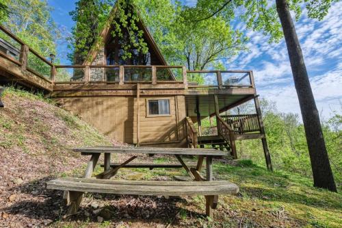 Bear Is Buellers Day off in Gatlinburg, United States