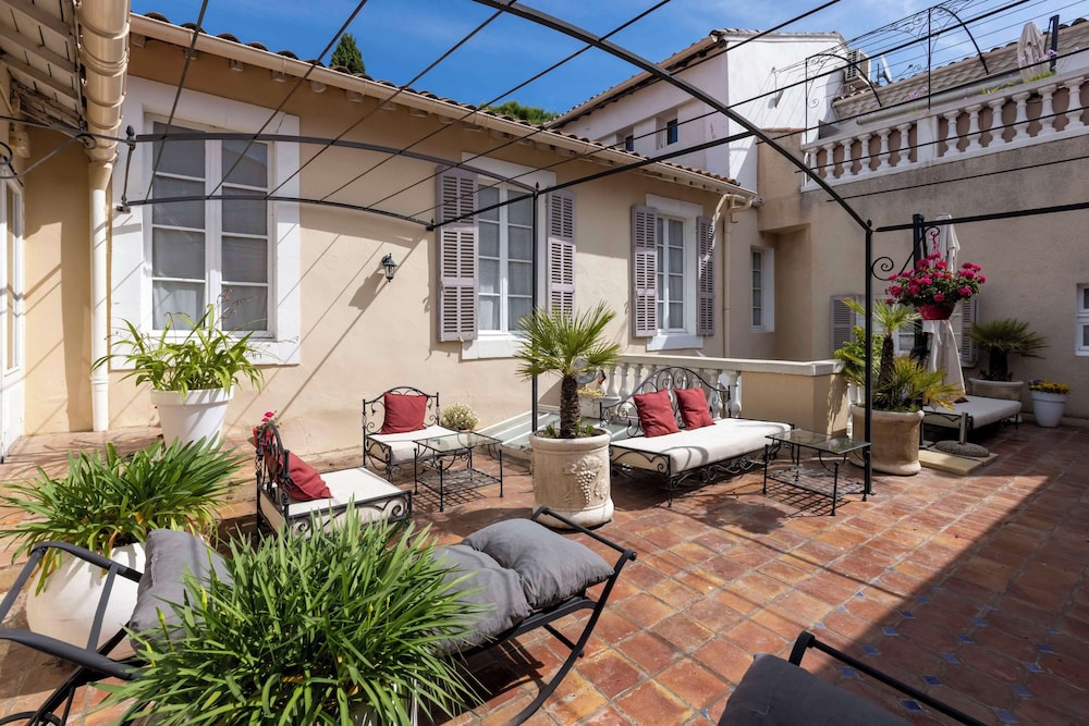 Best Western Le Comtadin in Carpentras, France