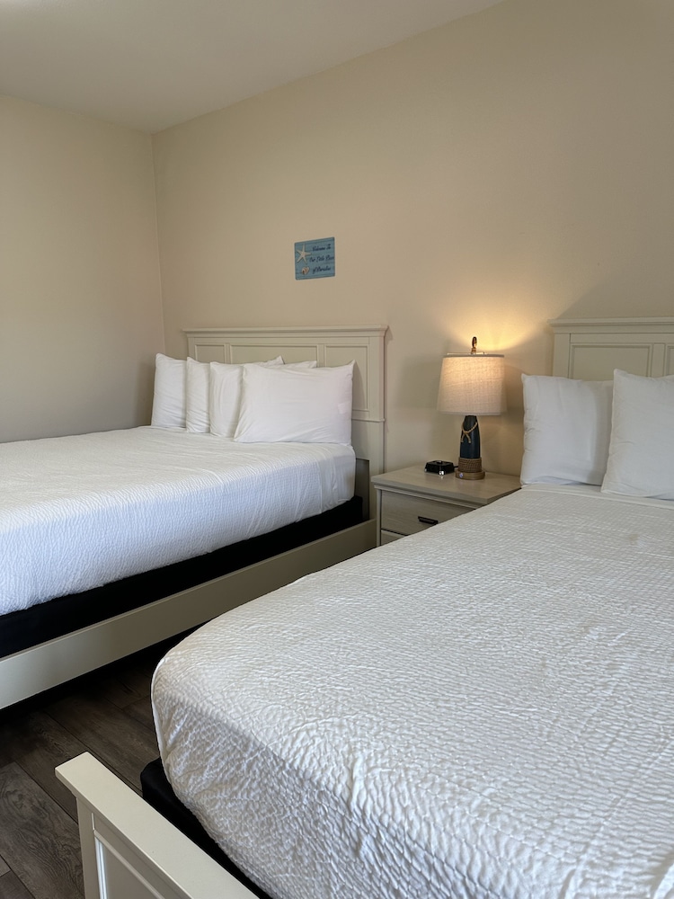 The Coastal Inn and Suites - photo 39
