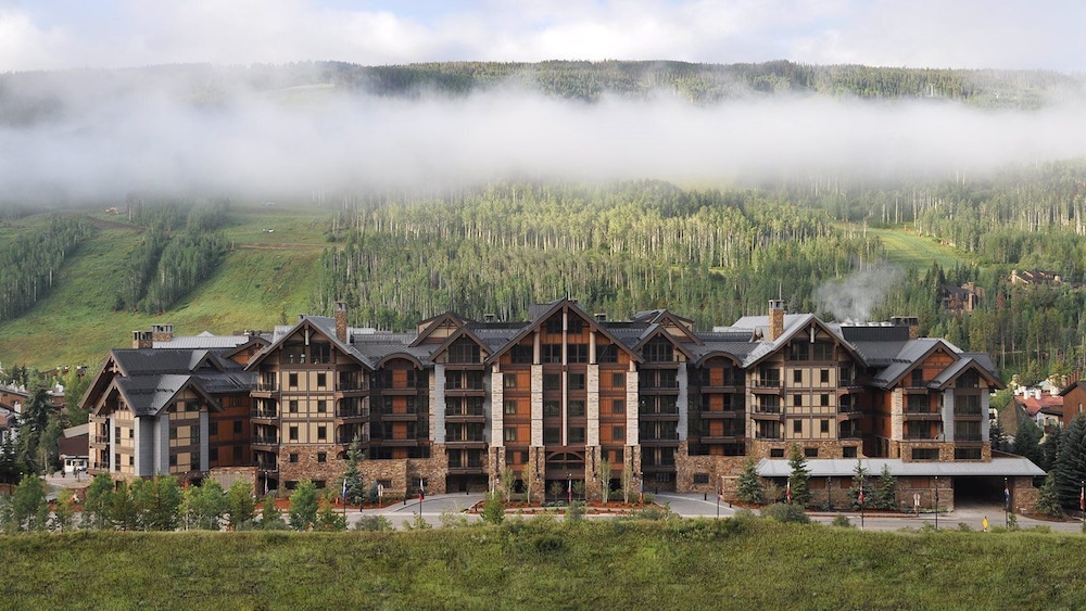 Luxury Vail Solaris Studio Vacation Rental Set at the Base of the Mountain Just Steps From the Gondola — 4-Star Luxury Hotel in Vail, United States