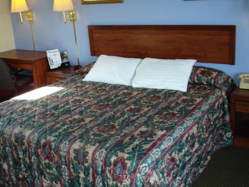 Spillway Motel & Bait Shop - photo 15