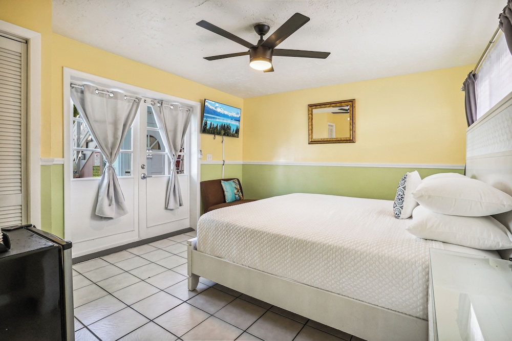 The Palms Hotel - photo 57