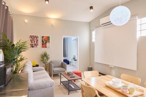 Cozy&Modern 6 BR Home 14pax Central 5mins BTS — 4-Star Luxury Hotel in Bangkok, Thailand
