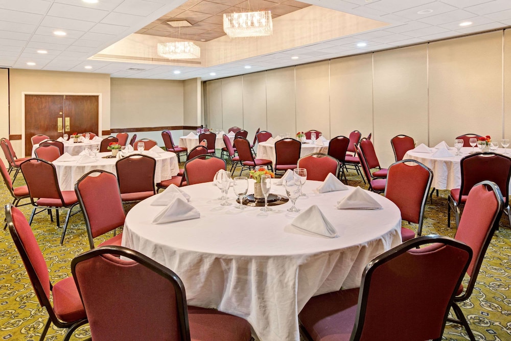 Sonesta Select Hotels Statesville - photo 29