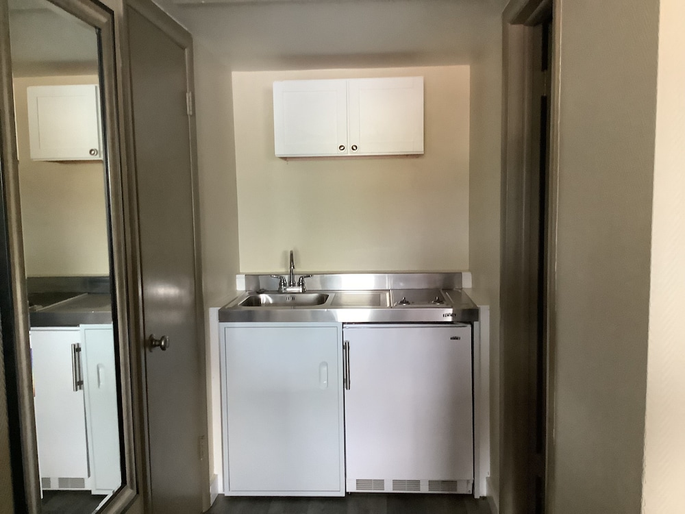 Silver Spur Vintage Inn & Suites - photo 24