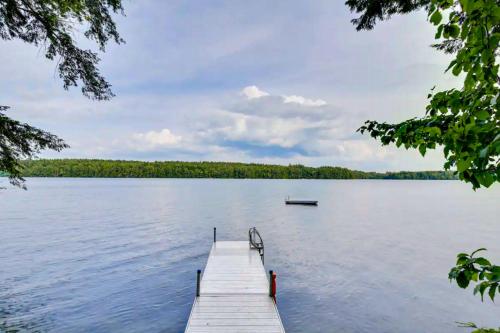 Lakeside Haven at Parker Pond — 4-Star Luxury Hotel in Fayette, United States
