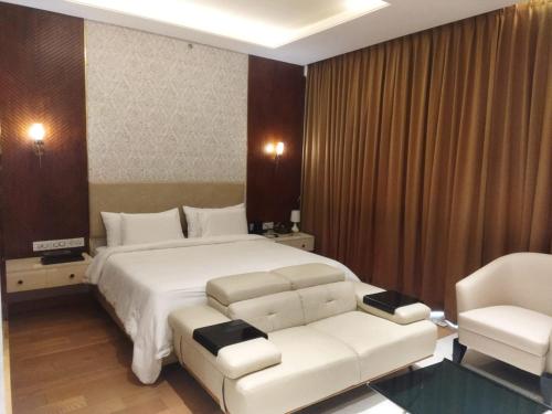 Luxury Suite Leela Residences — 5-Star Luxury Hotel in Bengaluru, India