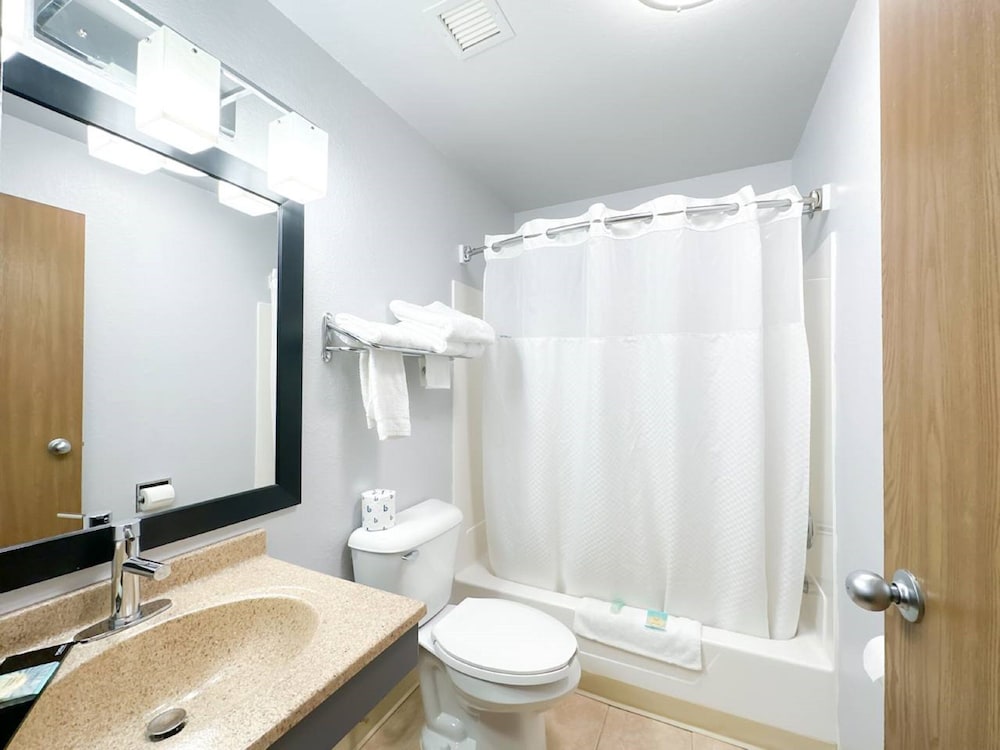 Blaine Town Inn & Suites - photo 24