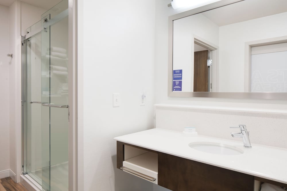 Hampton Inn & Suites Hudson - photo 33