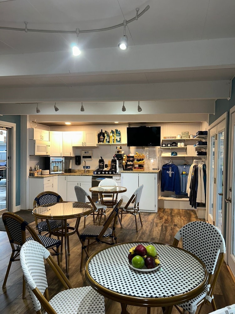 Beachfront Inn - photo 77