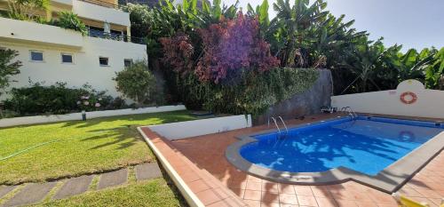 Sunny Arco Retreat — 4-Star Luxury Hotel in Arco Da Calheta, Portugal