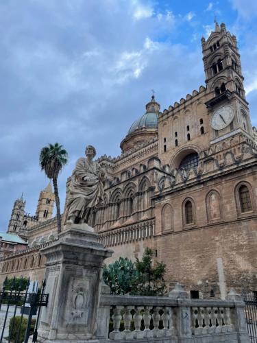 Mart Rental Apartament — 4-Star Luxury Hotel in Palermo, Italy