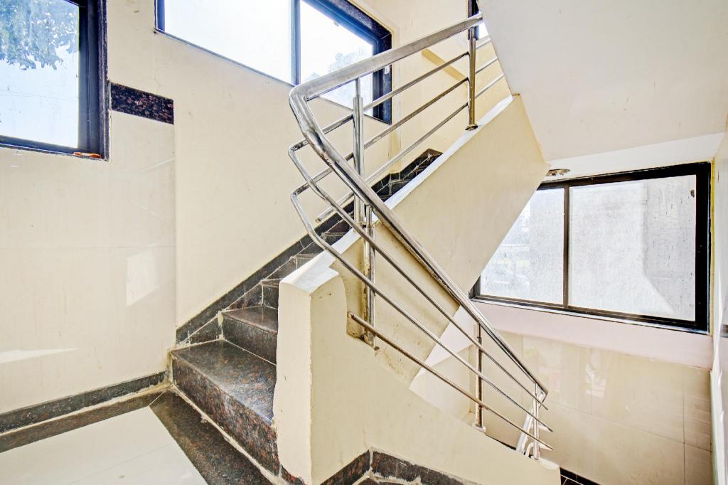 OYO Flagship 40995 Gkumar Restro - last minute hotel in Nagpur