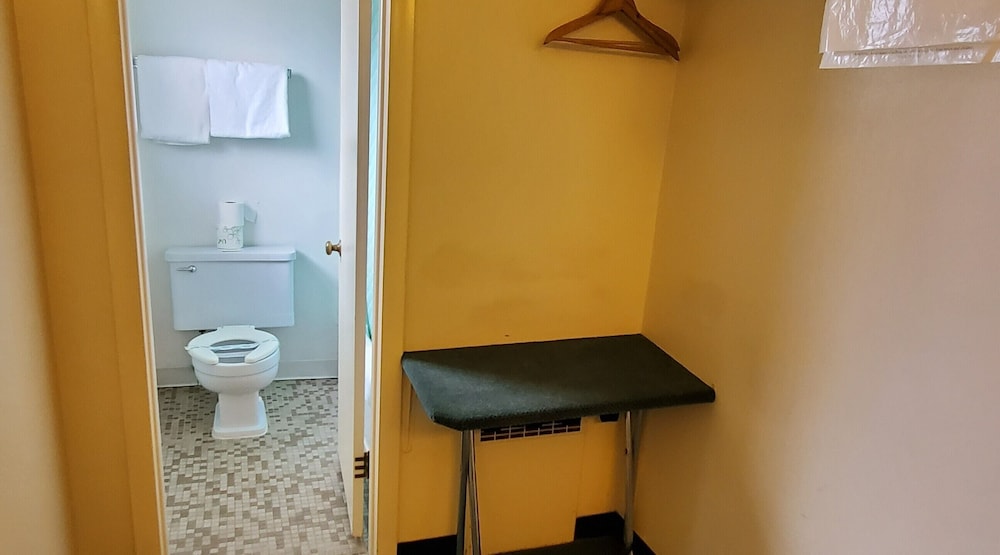 Robin Hood Motel - photo 33