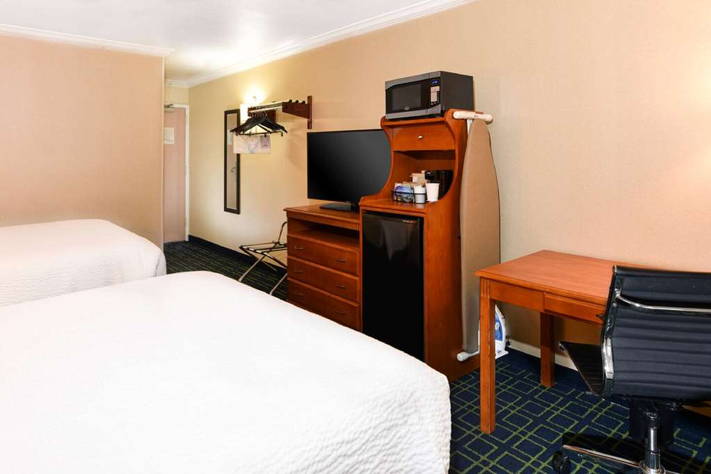 SureStay Hotel by Best Western Ontario Airport - photo 11