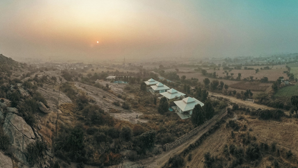 Brij Pola Jawai Luxury Jungle Camp with Private Pools — 5-Star Luxury Hotel in Pali, India