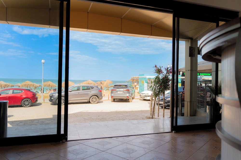 Plaja 33 — Limanu — photo 4