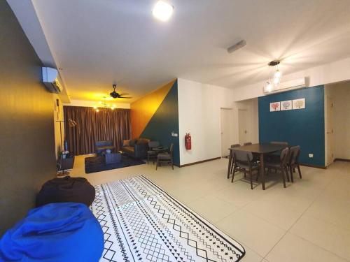 Landmark By Katana 3BR Glamorous Highrise Seaview Homestay Gurney无敌海景三房套房 — 4-Star Luxury Hotel in Tanjung Tokong, Malaysia