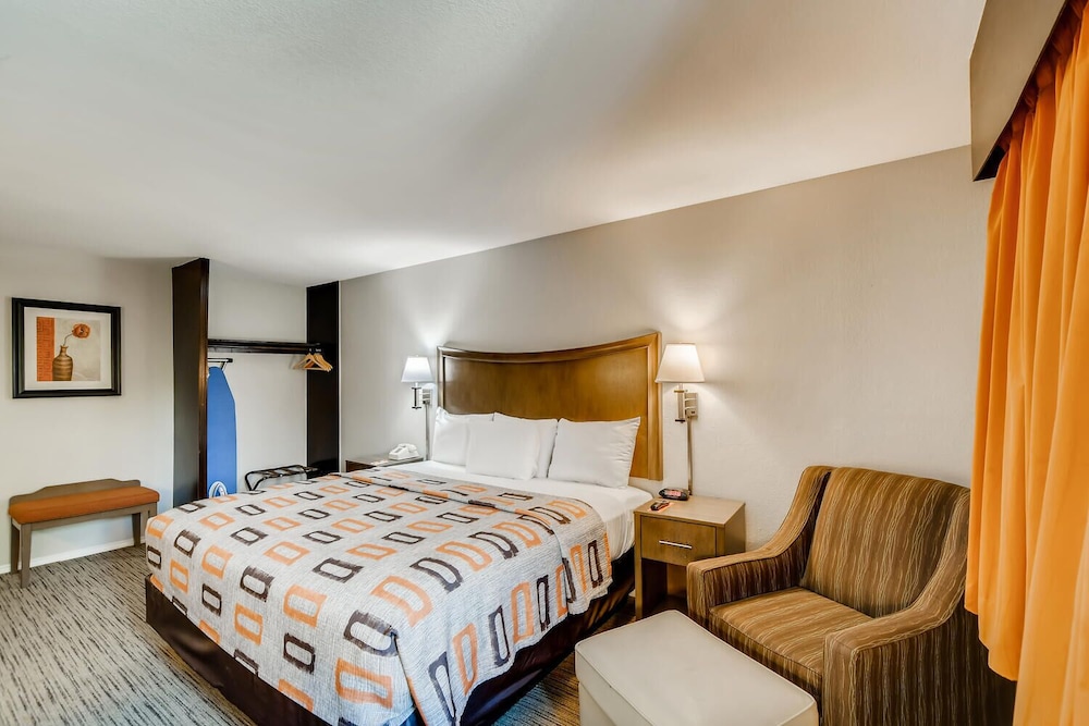 Orangewood Inn & Suites Midtown - photo 9