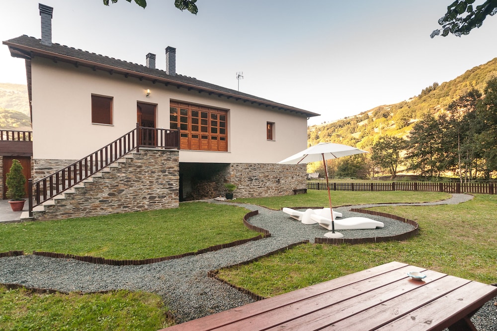 Palacio de Rosa Mar — Cangas Del Narcea — photo 2