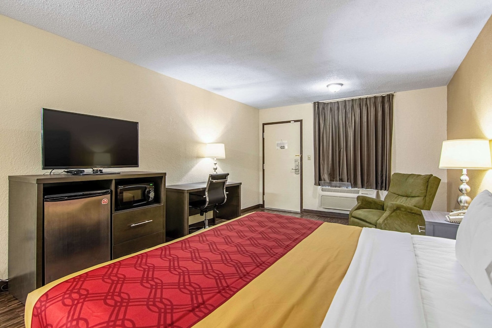 Econo Lodge Inn & Suites Matthews Charlotte - photo 15