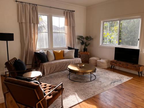 Hidden Hedges 5 min walk to town — carbon neutral stay, Daylesford